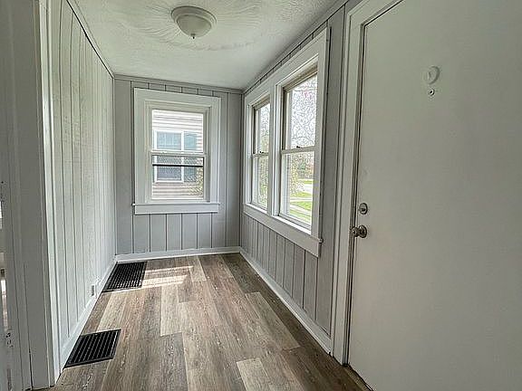 4th image of 2171 Stone St