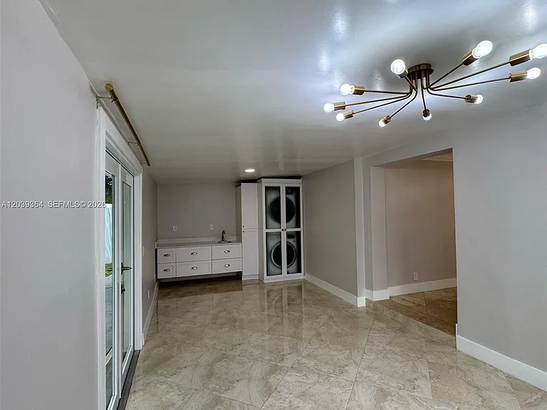 2181 SW 50th Ave — Photo 14