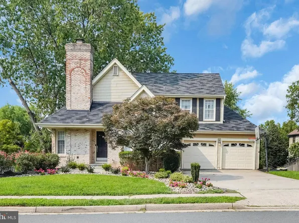 3251 Kinross Cir, Herndon, VA 20171