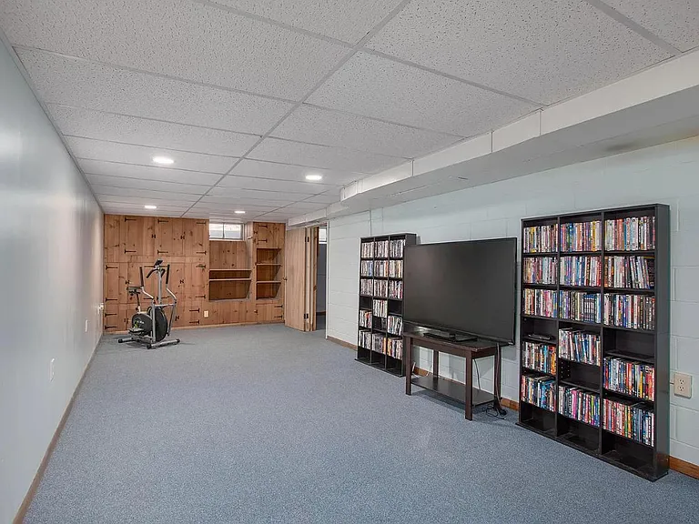 8321 S Sprinkle Rd — Photo 13
