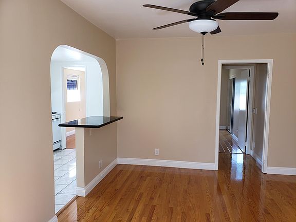 2nd image of 11611 Archwood St #B