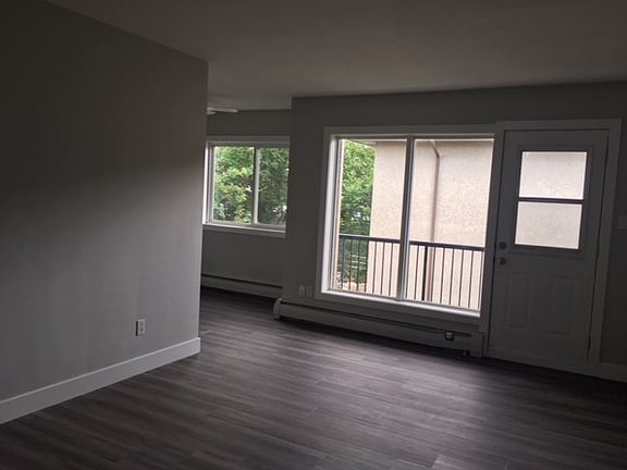 3rd image of 11821 105th St NW #14