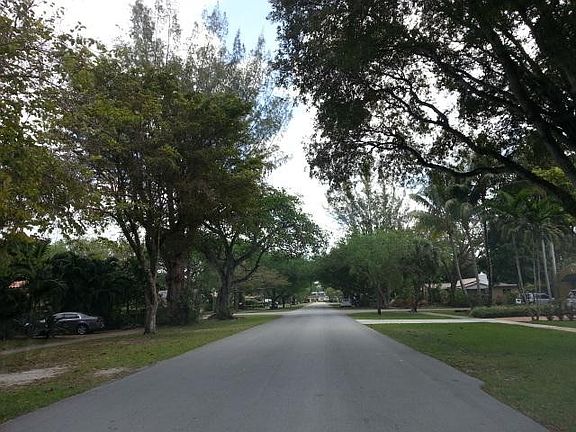 5th image of 233 De Soto Dr