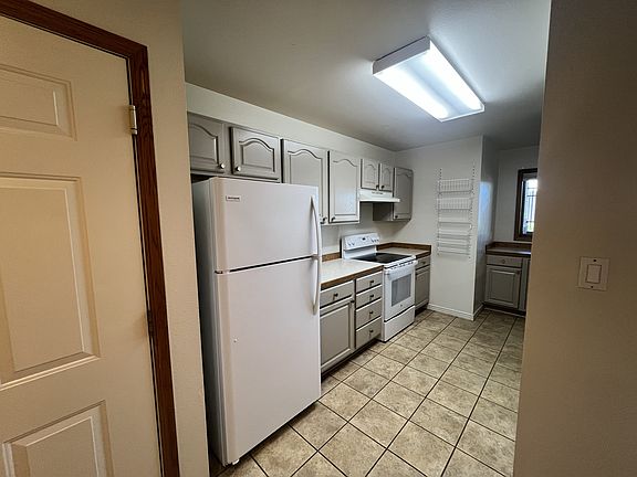 4th image of 5408 8th Ave S #101