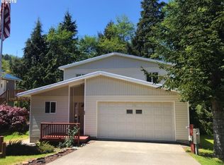253 S Quadrant St, Rockaway Beach, OR 97136