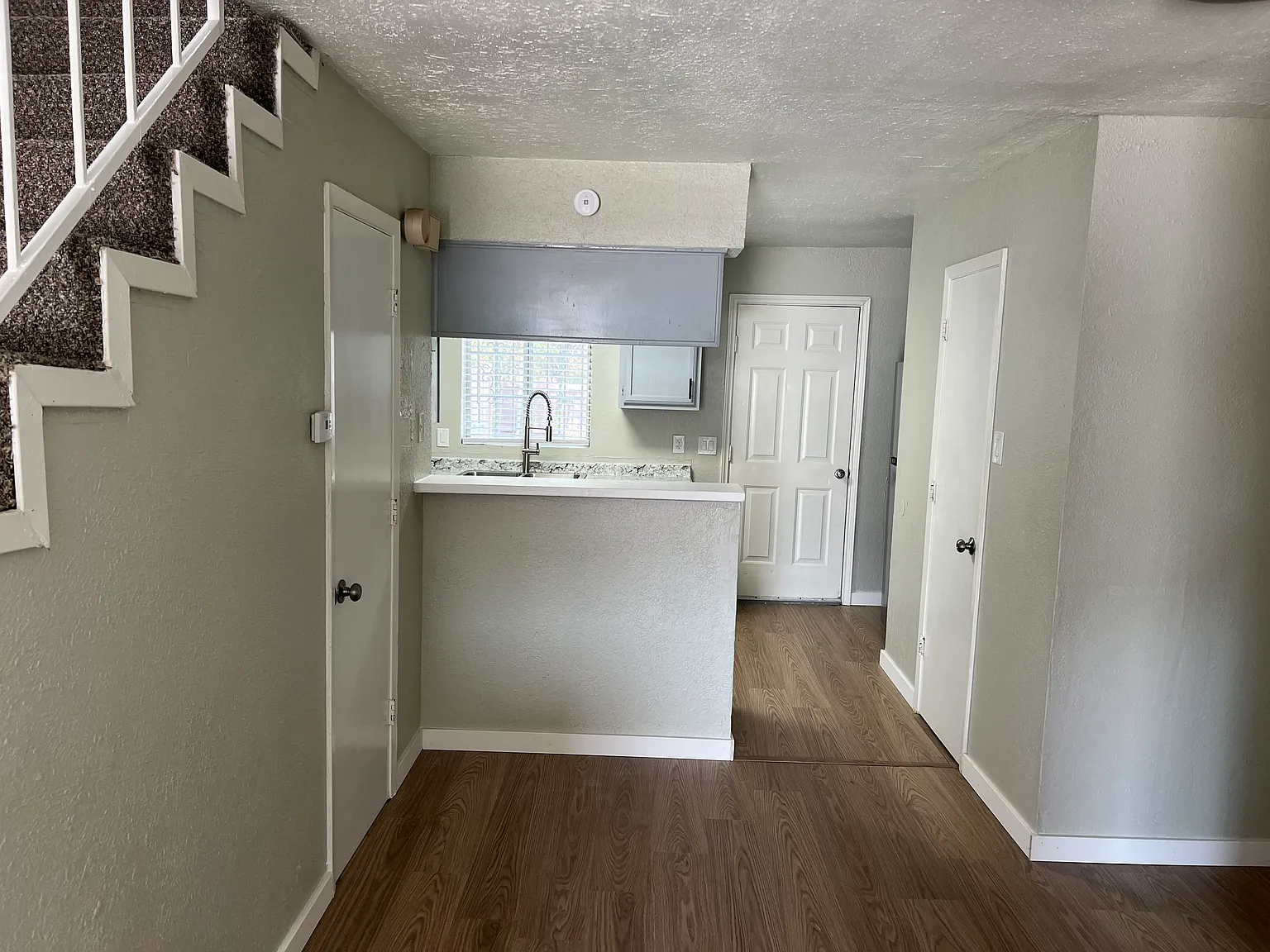 2 bed, 1.5 bath, 1110 sqft, $1,660 — Photo 4