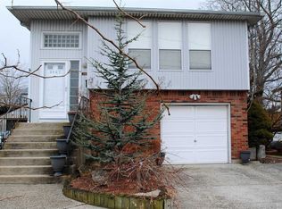 2407 Riverside Dr, Wantagh, NY 11793