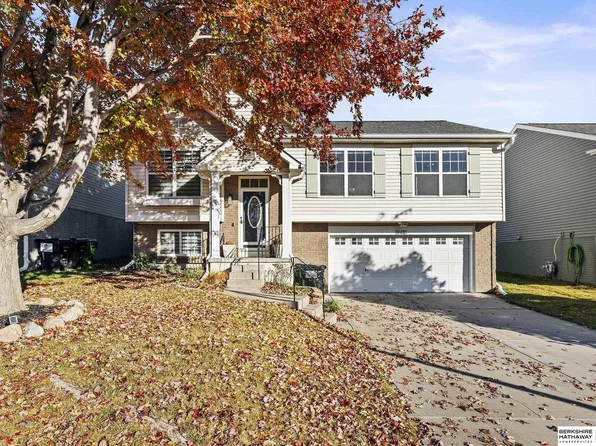 19410 V St, Omaha, NE 68135