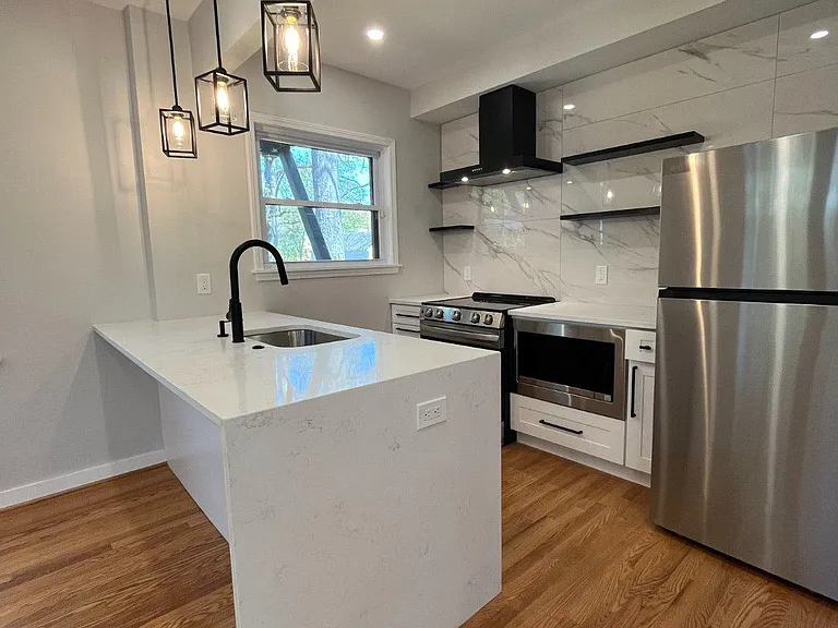 327 Whittier St NW #A — Photo 10