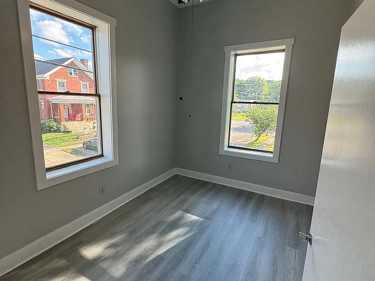 102 Union St #4 — Photo 4