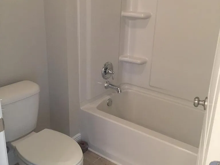 jack and jill bath between 3 & 4