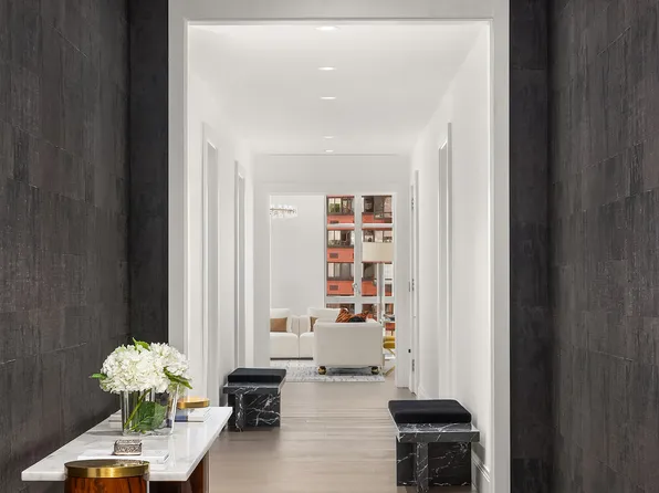 200 East 95th Street image 10 of 16