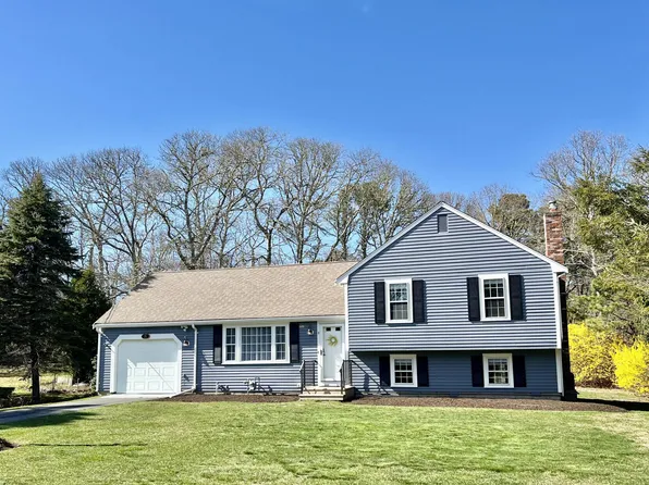 8 Walton Road, Harwich, MA 02645