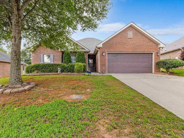 14337 Turnberry Ln, Athens, AL 35613