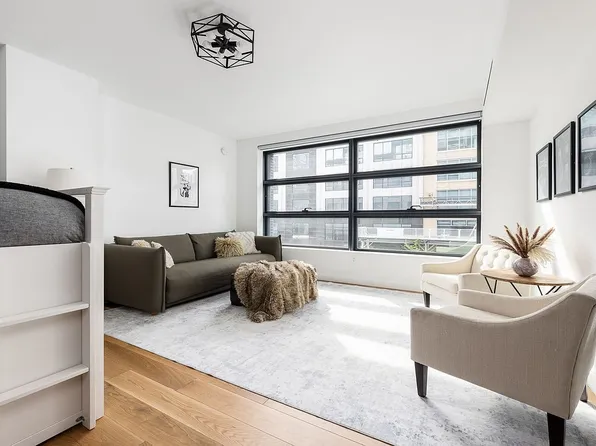 547 W 47th St Room 317, New York, NY 10036