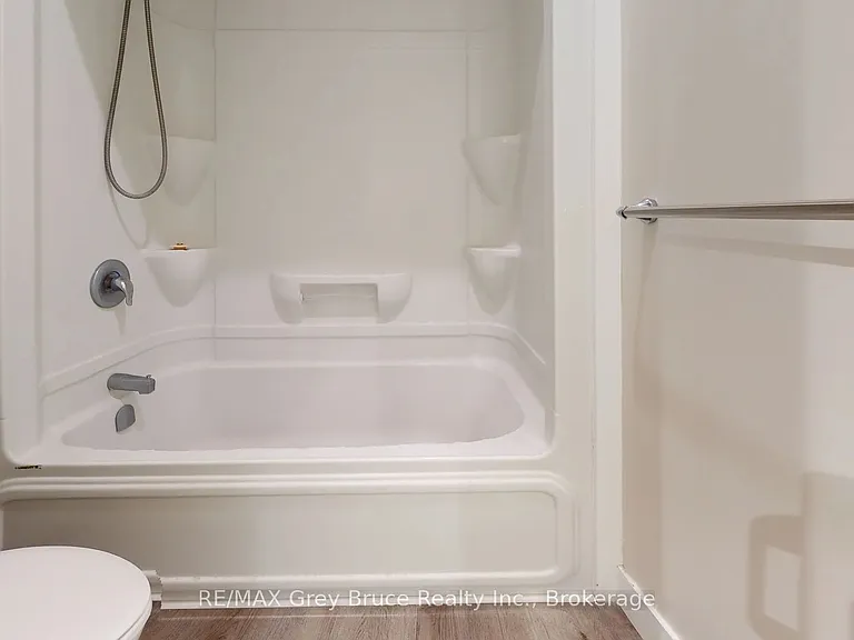 39 1st Ave S #4 — Photo 6