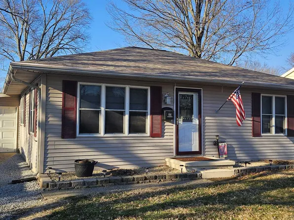 814 Broadmoor Dr, Mount Carmel, IL 62863