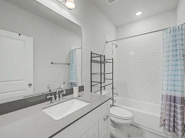 537 Hutchinson Ln — Photo 27