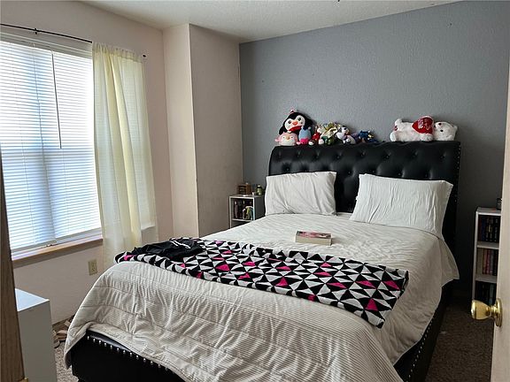 5th image of 800 Meghan St