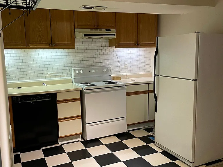 13th St NW — Photo 9