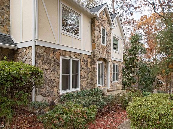 4th image of 621 Brandi Ln #4