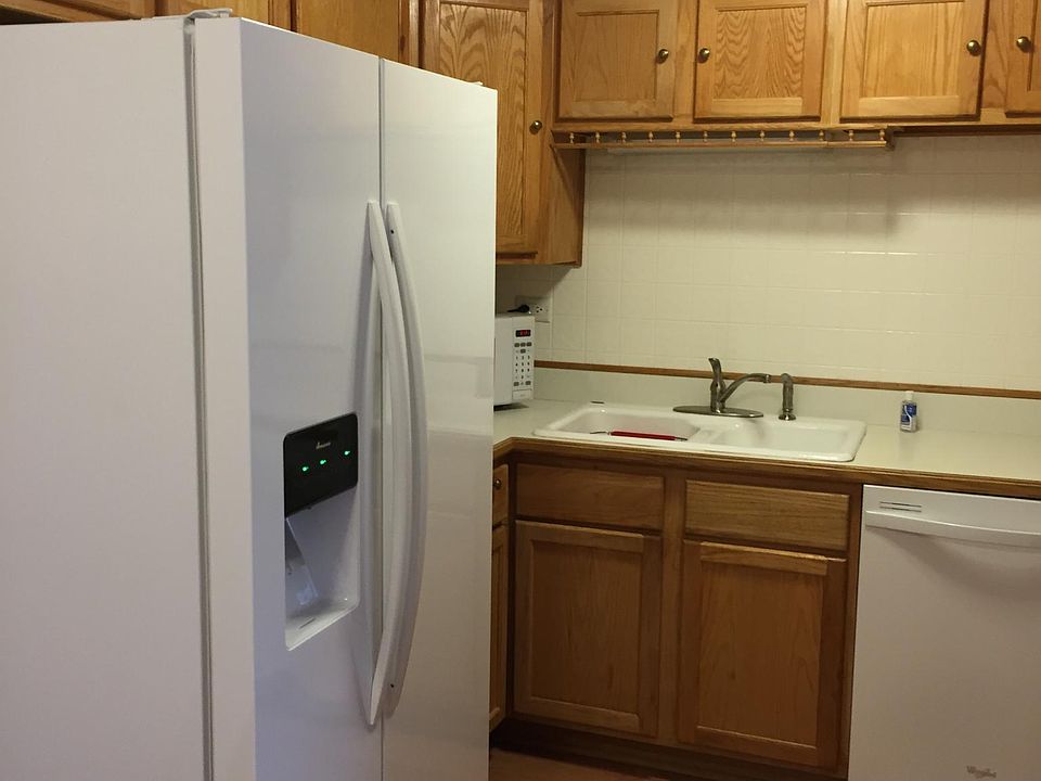 1st image of 221 Wapoos Ct