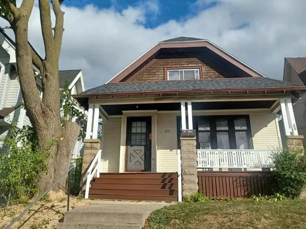 810 South 32nd STREET #Upper, Milwaukee, WI 53215