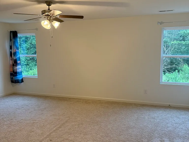 913 Saffron Dr — Photo 9