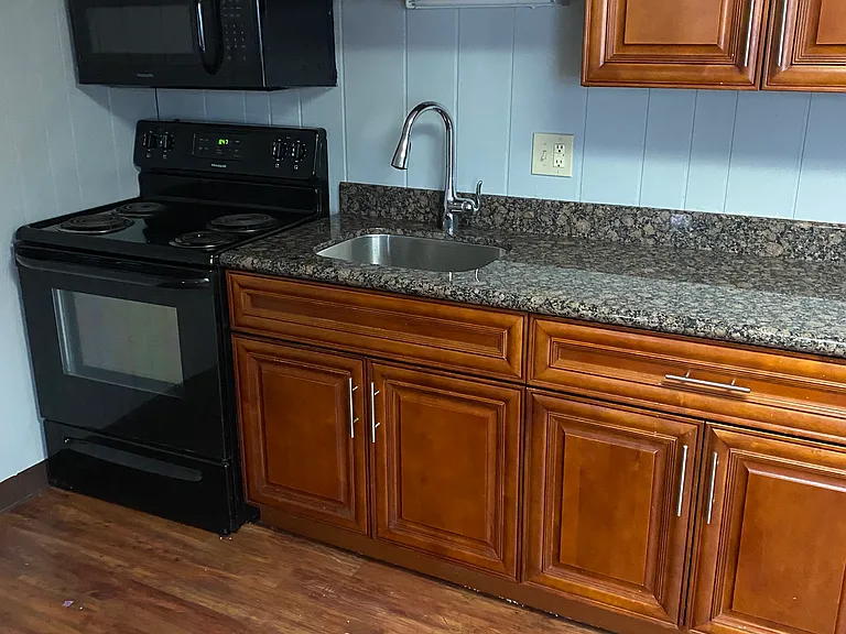 303 Glen Ave #2 — Photo 2