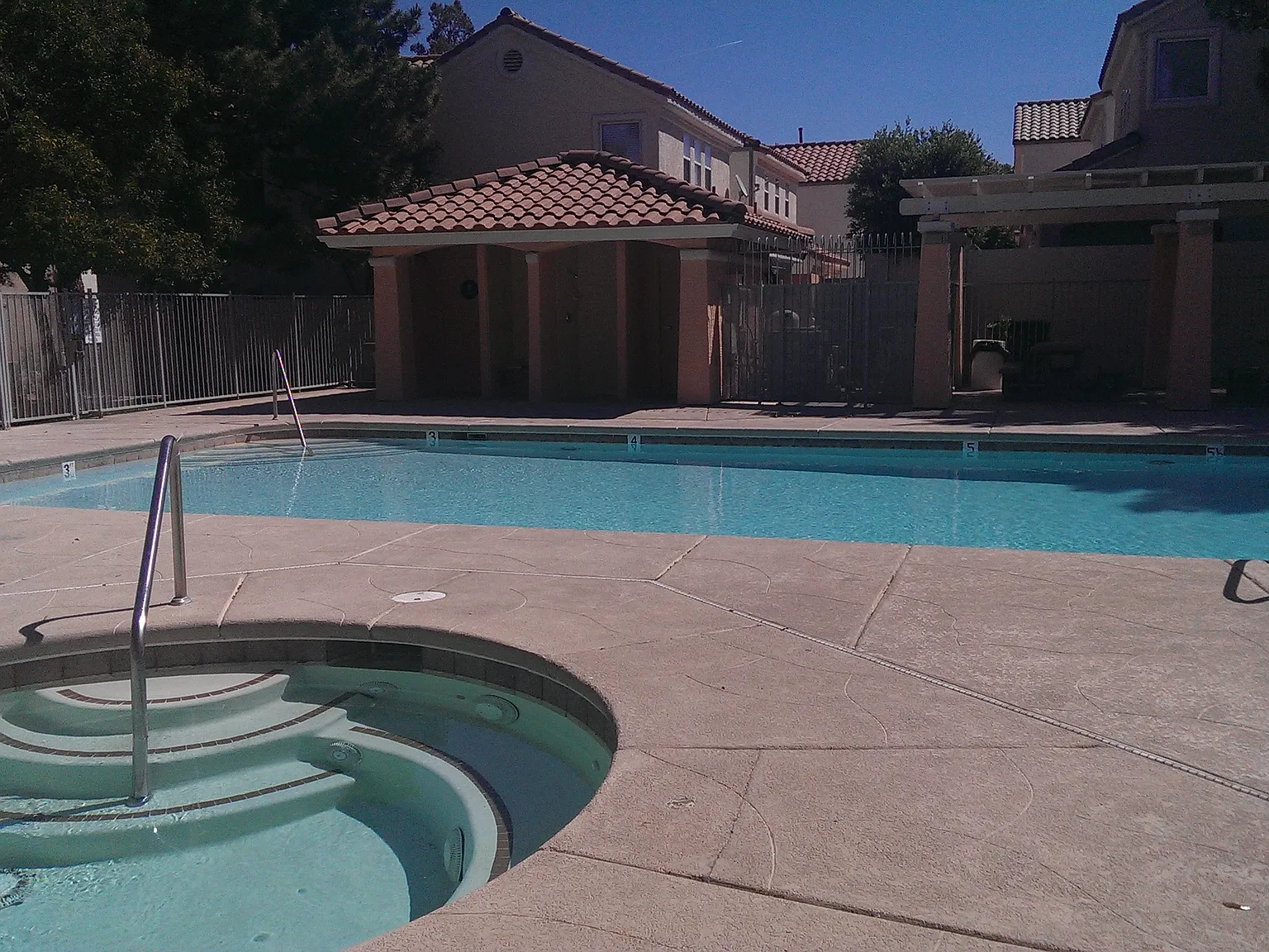 3 bed, 2.5 bath, 1400 sqft, $1,995 — Photo 2