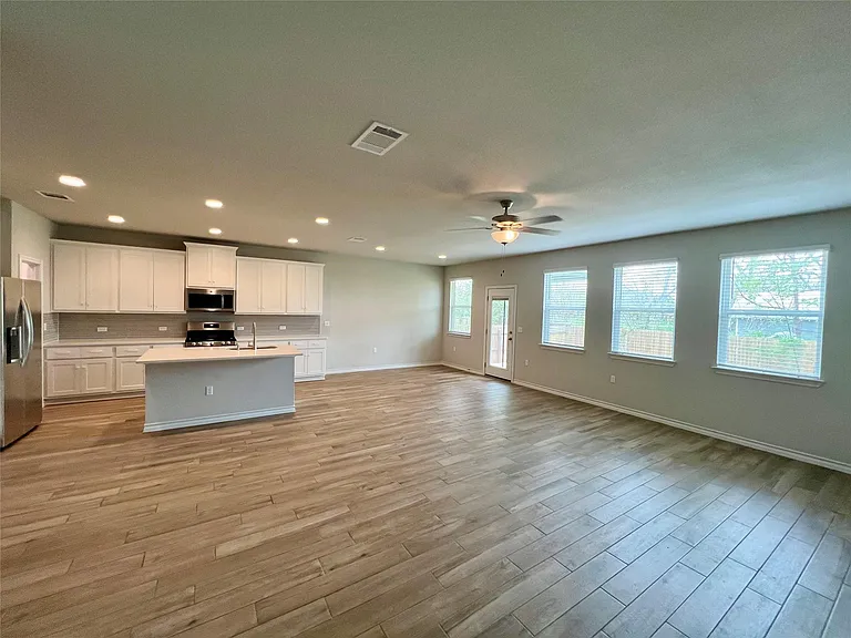 11908 Saddle Rock Dr — Photo 5