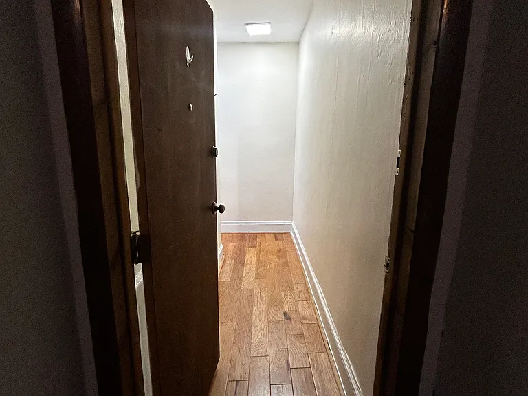 Jericho Tpke — Photo 2