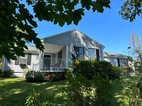 90 Langsford St, Gloucester, MA 01930