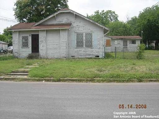 1st image of 754 GULF ST