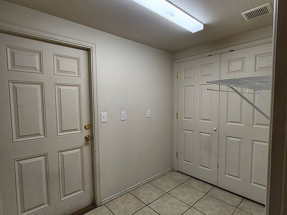 2nd image of 1000 La Fonda Dr APT V