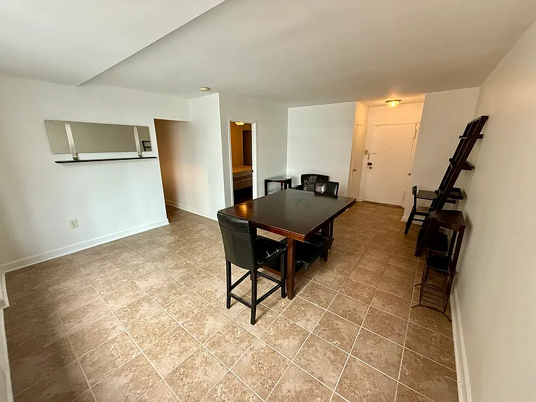 1021 Arlington Blvd #712 — Photo 3