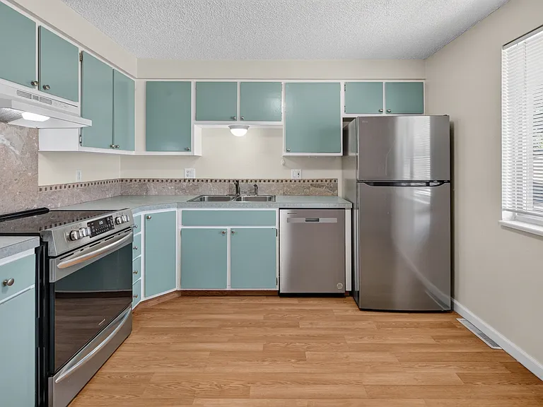 1434 Hover St #2 — Photo 10