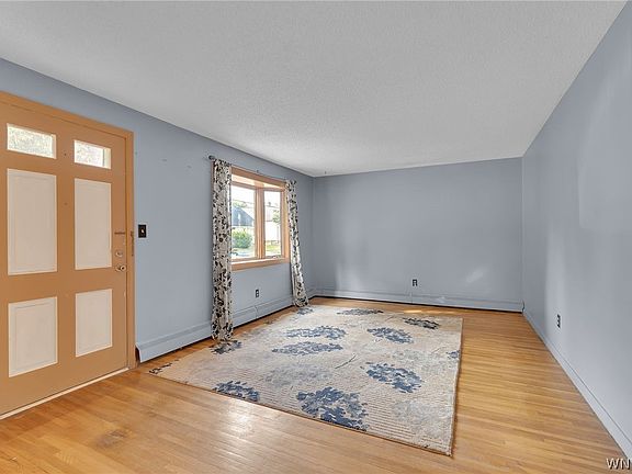 4th image of 42 Tindle Ave