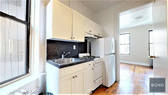 Rented by Bond New York | media 2