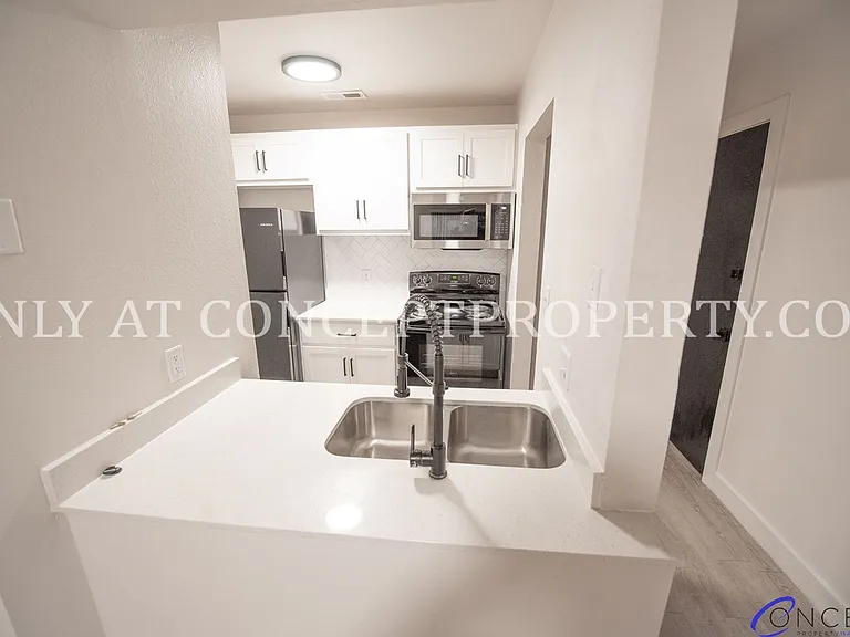 Lofts on 5th — Photo 116
