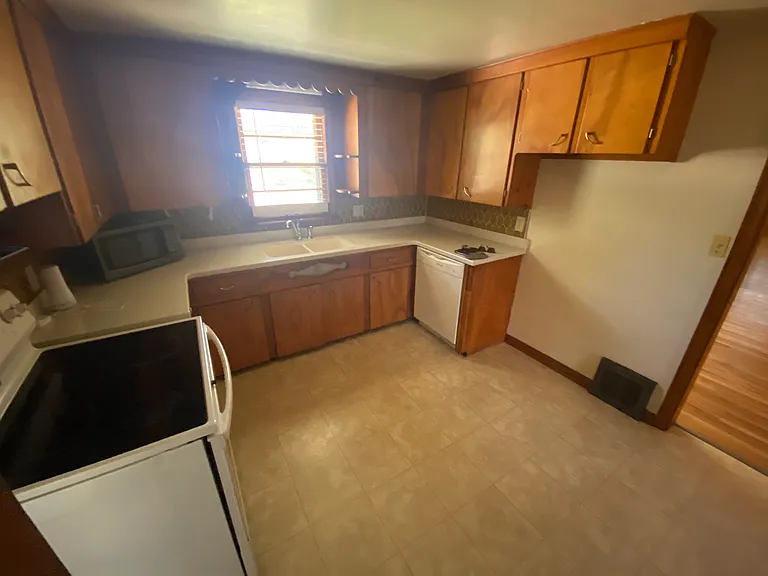 5920 Island Dr NW — Photo 3