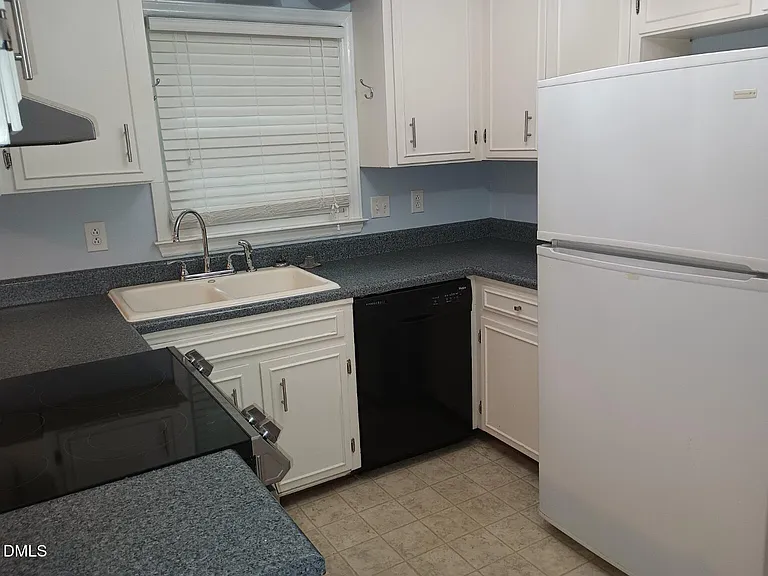 1202 Brookgreen Dr — Photo 9