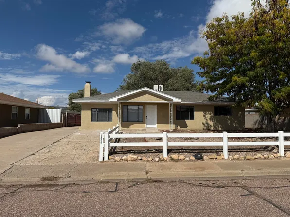 1404 Chaco Ave, Grants, NM 87020