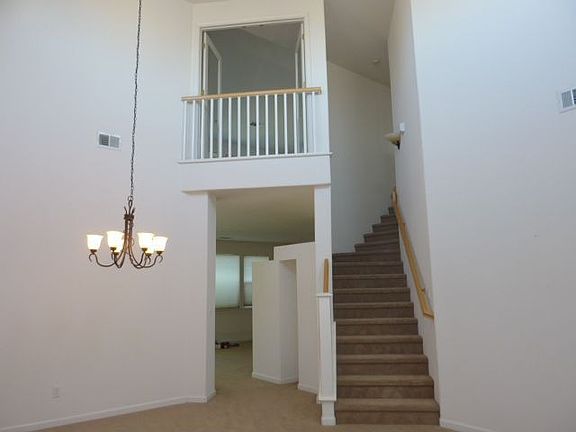3rd image of 473 Windwood Dr