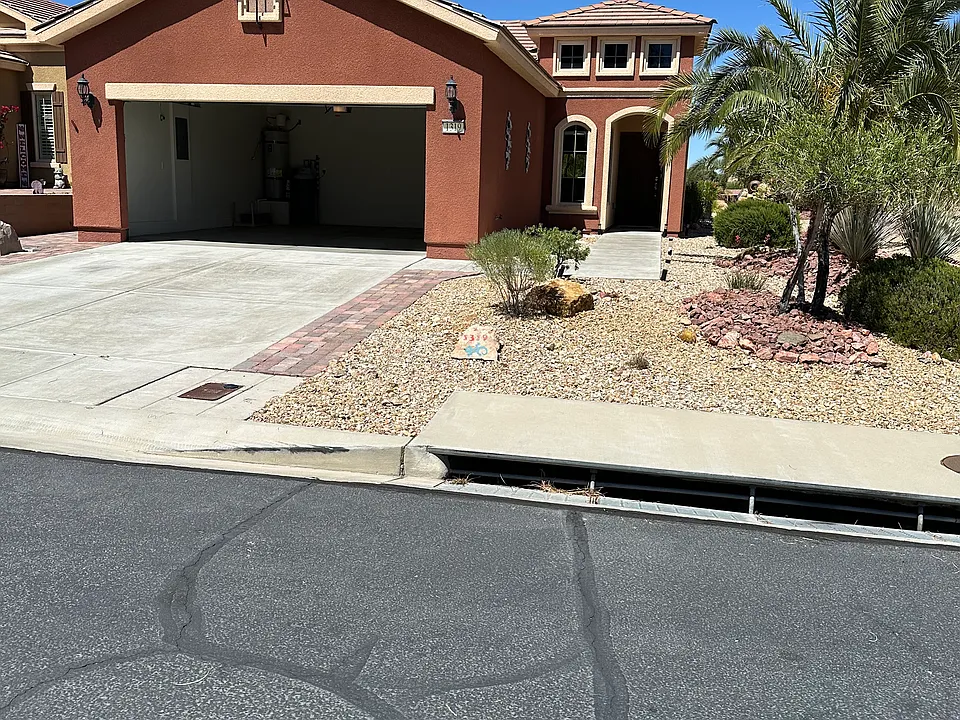 1319 Beehive Ln