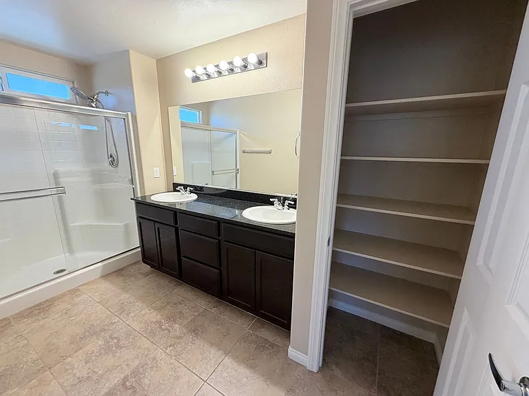 4345 Stardusk Falls Ave — Photo 12