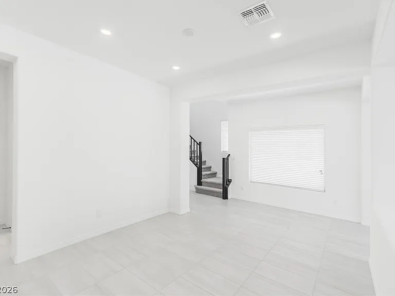 5741 Tioga Way — Photo 6