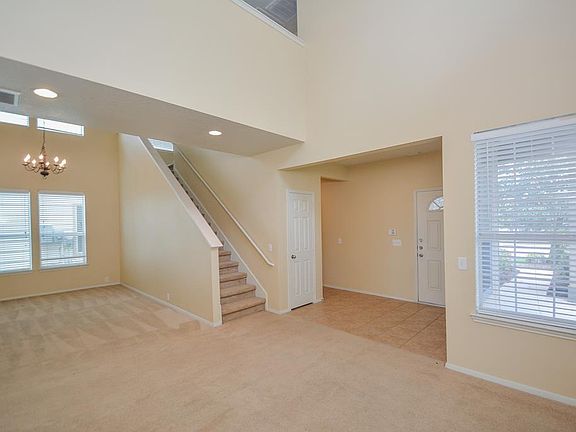 3rd image of 2319 Bedford Oak St