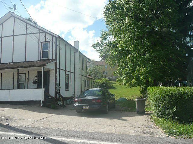 2nd image of 37 Edwards St