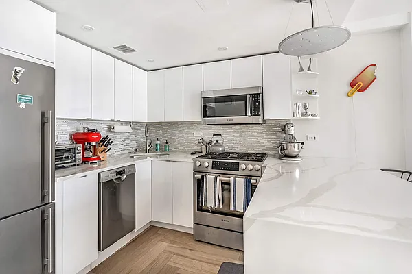 Sold by Compass | media 3